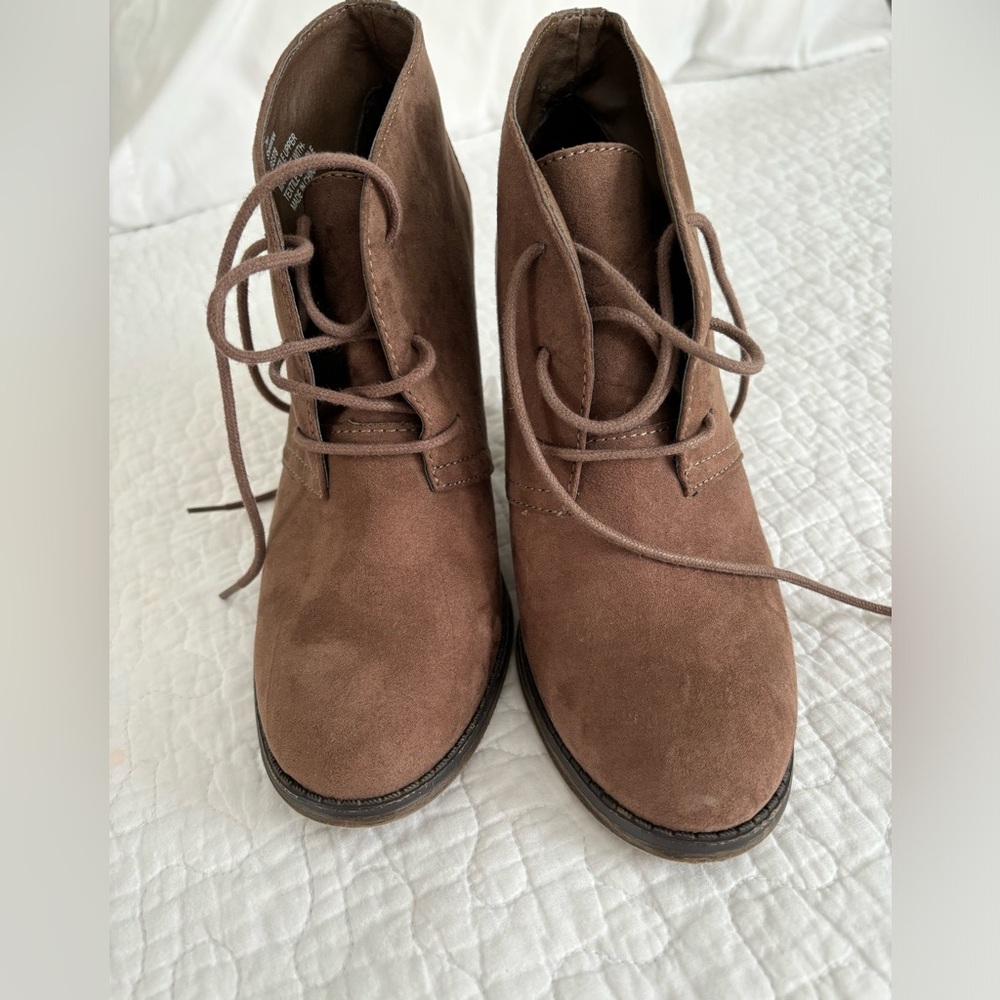 Cute booties - Picture 2 of 4